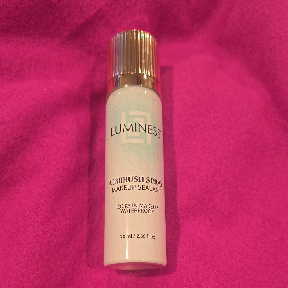 Luminess Airbrush Makeup Sealant - White and Gold